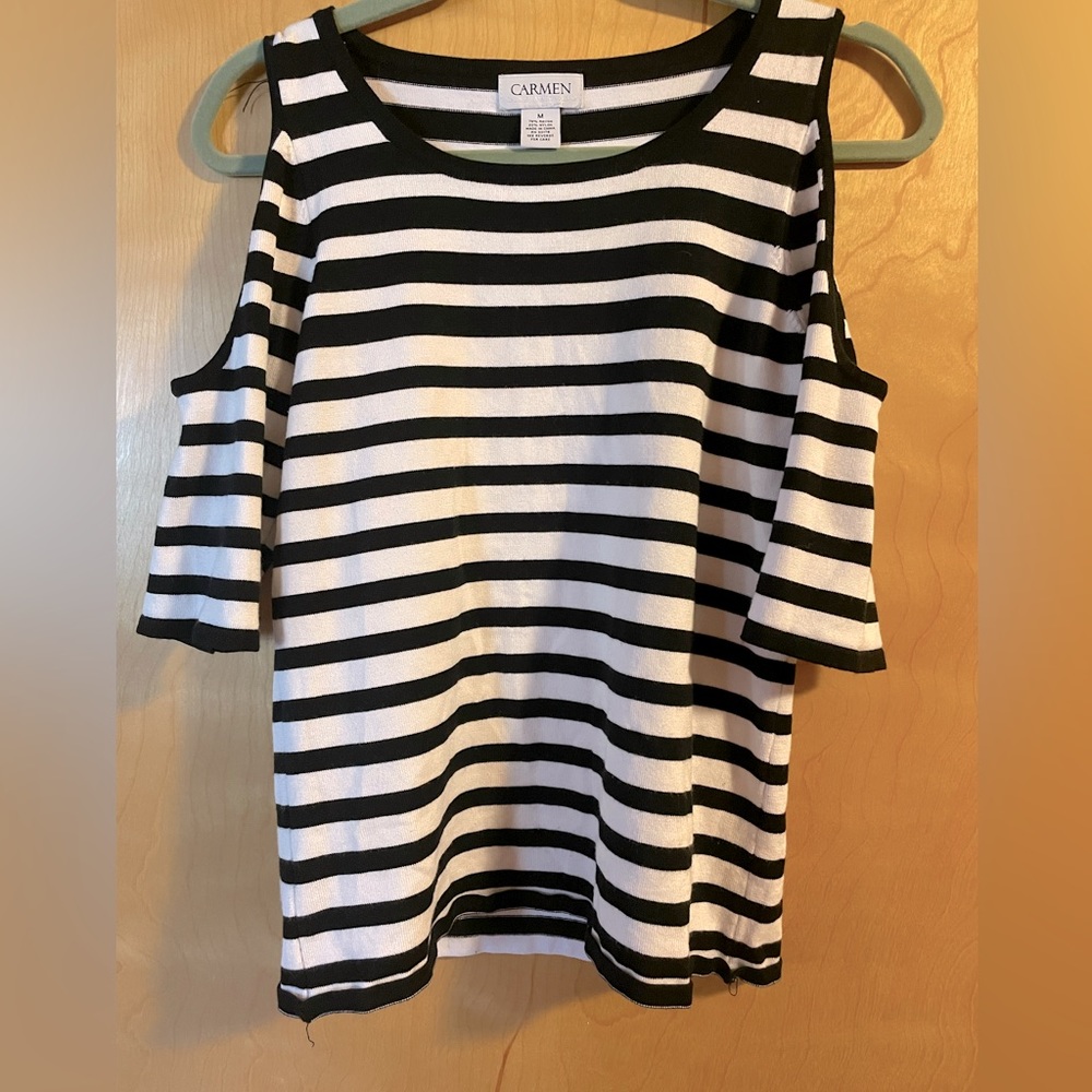 Cute cut out top